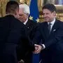 Conte (rechts) mit Luigi di Maio von den Fünf Sternen
