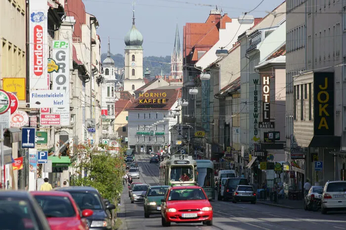 2006 fuhren die Autos noch in beide Richtungen.