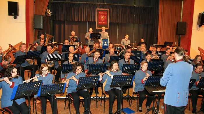 Mit einem fulminanten Neujahrskonyert startete die Gestütskapelle Piber, der offizielle Musikverein der Lipizzanerheimat, in das neue Jahr 2018.