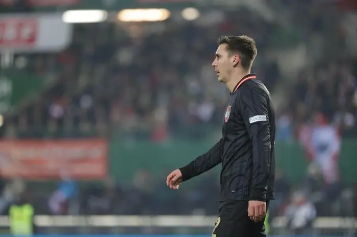 Maximilian Wöber: 4. Sorgte hinten für Sicherheit und war wie Lienhart daran beteiligt, dass Sesko keine Aktionen hatte. Spielte vor dem 1:0 den wichtigen Pass in die Tiefe, der den Konter einleitete.