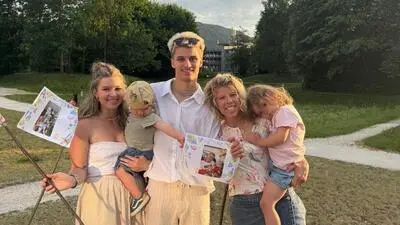 Michaela Juvan mit ihren Kindern Lilly (22), Ferdinand (2), Jakob (19) und Lini (4)