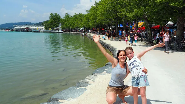 Die einen stürmten am heißen Donnerstag bald einmal das Strandbad, die anderen genossen den Beginn des viertägigen Hafenfestes in der Klagenfurter Ostbucht mit viel Musik, Gastronomie und Kinderprogramm.