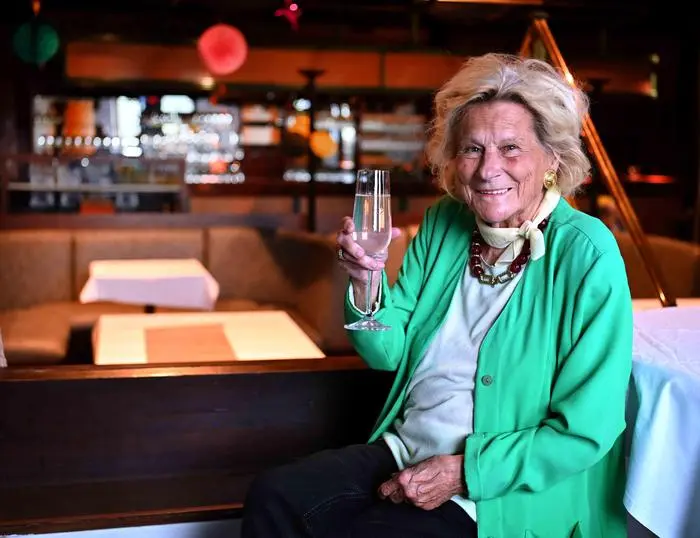 Sommergespräch mit Ernestine Erni Hude Erni-Bar St. Georgen am Längsee mit Hannes Steinmetz
