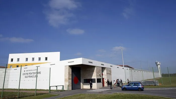 In Frankreich ist der einst meistgesuchte Verbrecher Frankreichs aus einem Gefängnis geflohen - und das nicht zum ersten Mal.