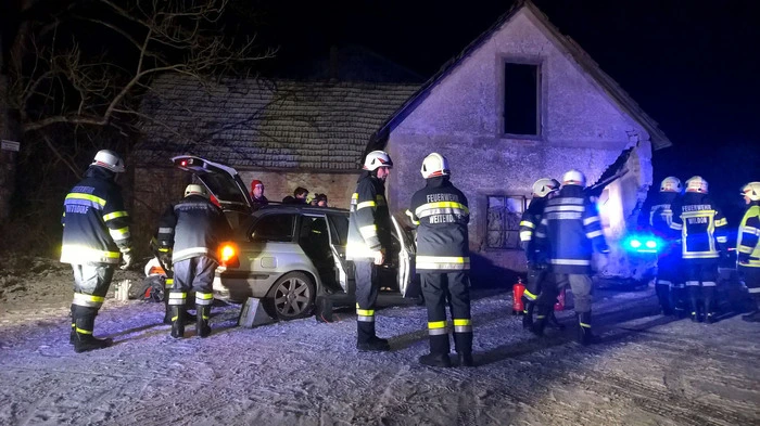 Ein schwerer Unfall hat am Sonntagabend einen Verletzten gefordert.