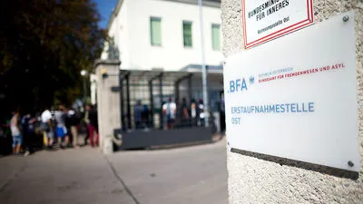 Platzt aus allen Nähten: Das Erstaufnahmezentrum in Traiskirchen