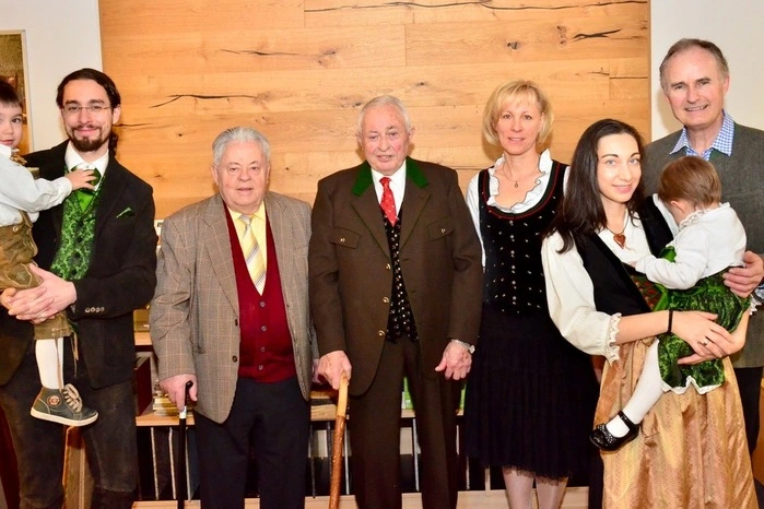 Familie Zimmermann: Martin, Lorenz, erster Geselle Jakob Allmayer, Autor Georg, Karolin, Angelika, Johanna und Gerhard Zimmermann