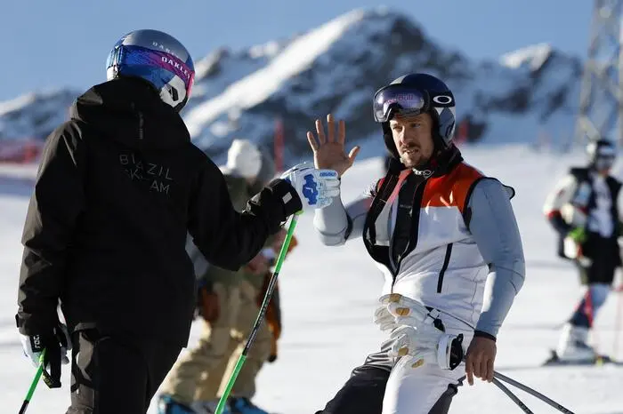 Rückkehrer unter sich beim Besichtigen: Brasilianer Lucas Braathen und Niederländer Marcel Hirscher.