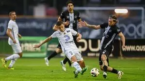 Jonas Janetzko (links) steuerte gegen Lebring einen Doppelpack bei