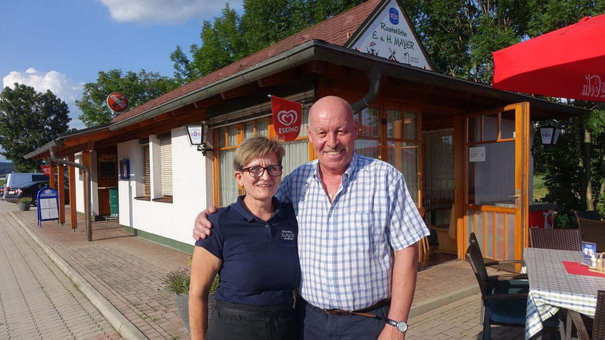 Nach vielen Jahren Arbeit von Früh bis Spät sperren Helga und Ernst Mayer ihre Raststätte mit Ende des Jahres zu