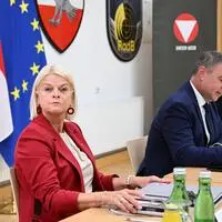 Ministerin Klaudia Tanner (ÖVP), Vizekanzler Andreas Babler (SPÖ), Bundeskanzler Christian Stocker (ÖVP)