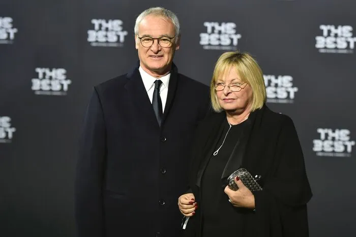 Im Mittelpunkt sollten dann aber doch die zu Ehrenden stehen. Im Bild: Leicester-Trainer Claudio Ranieri mit Gattin. Der 65-Jährige wurde als Trainer des Jahres ausgezeichnet.