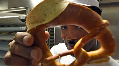 Ein Flüchtling aus Eritrea in der Bäckerlehre