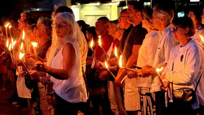 „Friede ist nicht die Abwesenheit von Krieg, sondern die Anwesenheit von Gerechtigkeit“ – Unter diesem Leitgedanken stand der diesjährige Schweigemarsch, der im Rahmen der Augustini-Festtage abgehalten wurde.
