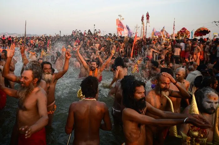 Die Millionenstadt selbst wurde anlässlich der Mela im Oktober 2018 in Prayagraj umbenannt.