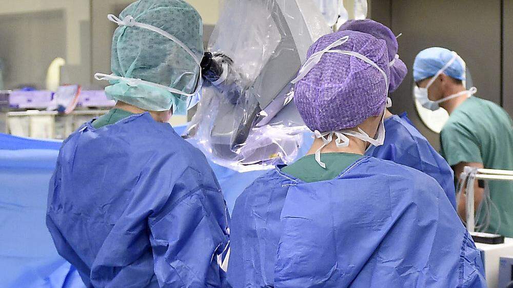 Bei einer Herztransplantation wurde das Spenderherz verletzt