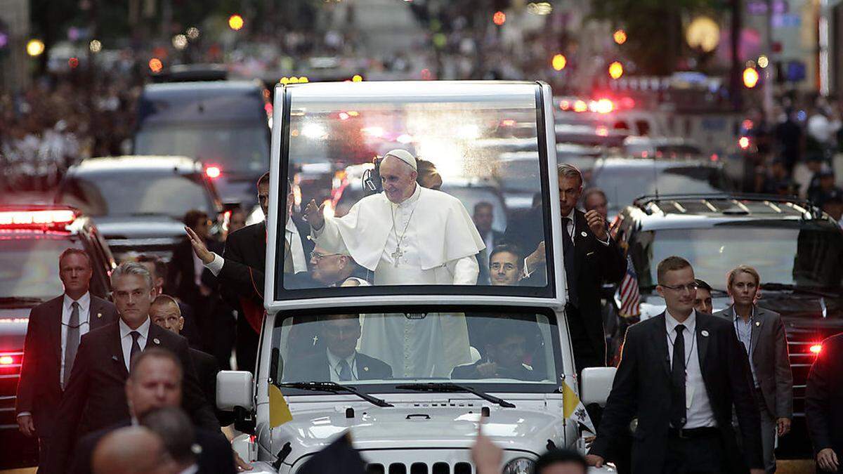 Begeisterter Empfang des Papstes in New York