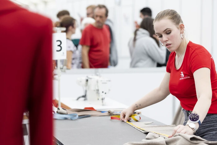 Laura Anna Tschiltsch (Mode Technologie)