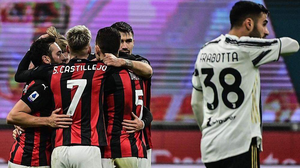 Noch hat der AC Milan in der Tabelle die Nase voran, das jüngste Duell gegen Jäger Juventus Turin ging allerdings verloren.