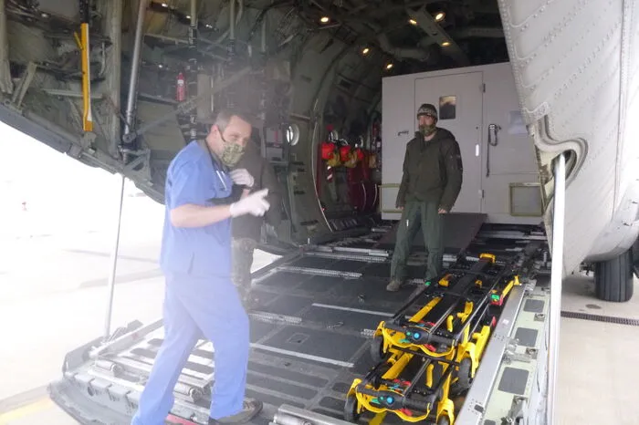 Der Militärarzt Christian Ciochirca begleitete den Flug