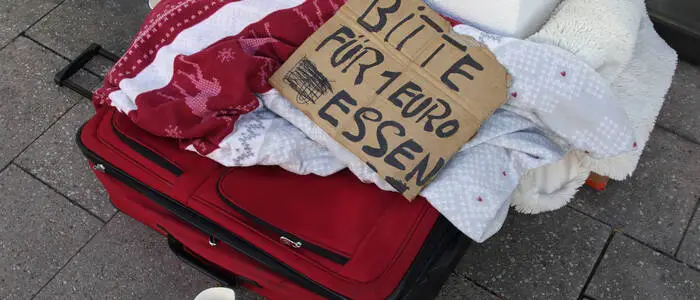 In der Brucker Innenstadt soll das Betteln verboten werden (Symbolbild)