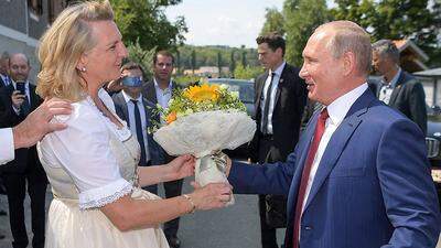 Wladimir Putin bei der Hochzeit von Karin Kneissl in Gamlitz