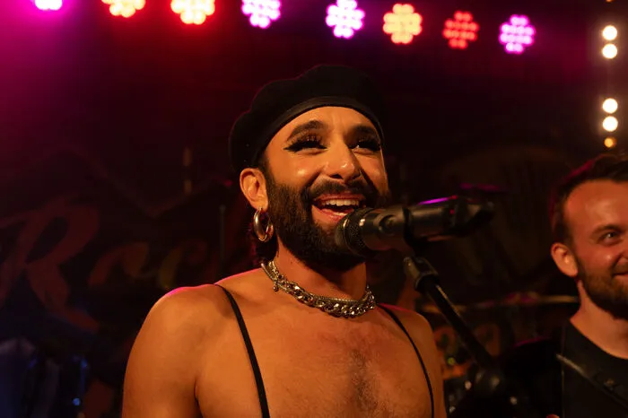 Auch in Fohnsdorf sang Conchita - gemeinsam mit den SchwaozStoanern - spontan zwei Lieder - die Tina Turner-Hits "Simply the best" und "Proud Mary".
