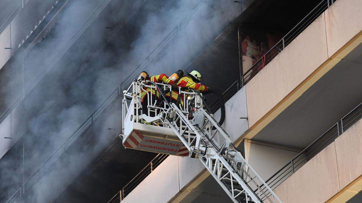 Zwei Tote bei Brand in Hochhaus