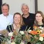 Zahlreiche Menschen, darunter Bürgermeister Erwin Dirnberger (l.) folgten der Einladung von Unternehmer Stefan Wimmer (r.)