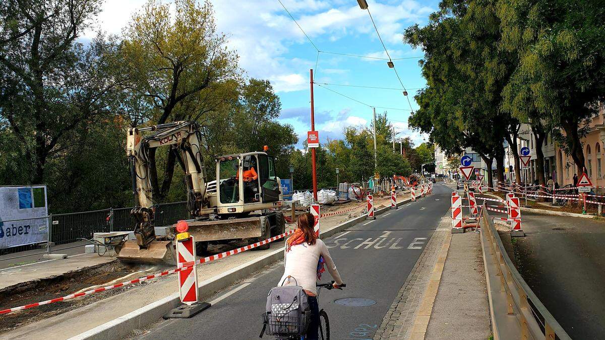 Kaiser-Franz-Josef-Kai: Radler erhalten neben der Murinsel und gen Norden mehr Platz