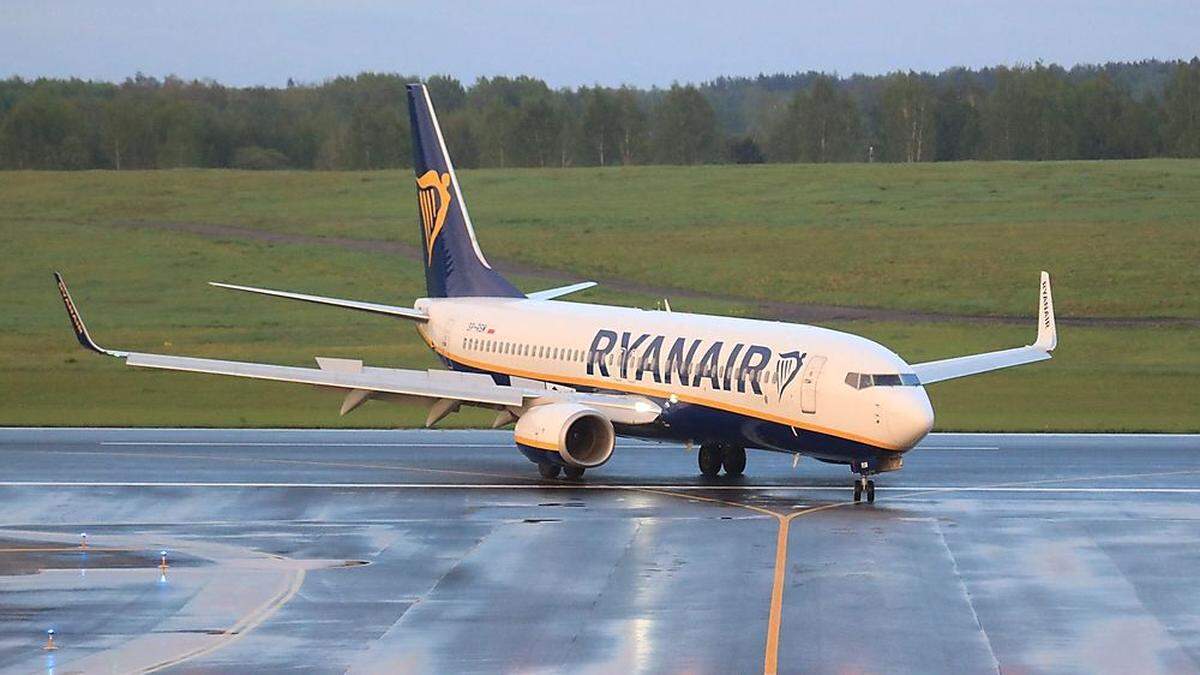 Ein Ryanair-Flugzeug wurde auf dem Weg von Athen nach Vilnius zur Landung gebracht