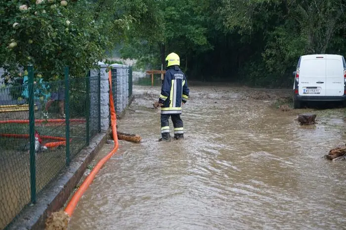 ... und Überflutungen gibt es Sonntagnachmittag ...