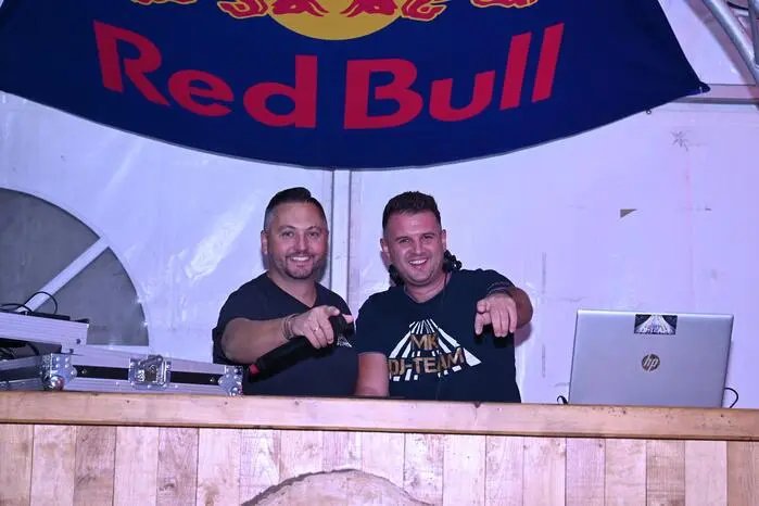 Im Discozelt heizte das „Sideevent“-Team den Gästen ordentlich ein und brachte die Partystimmung bis in die Nacht auf Hochtouren.