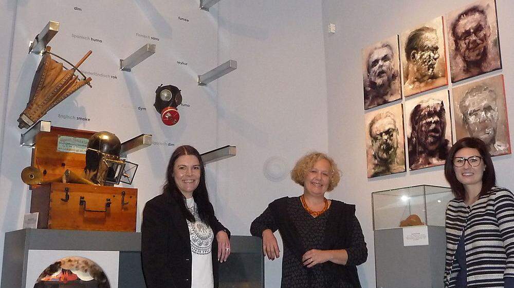 Das Team des Steirischen Feuerwehrmuseums in Groß St. Florian hat die neue Saison eröffnet: Katrin Knaß, Anja Weisi-Michelitsch und Nina Zmugg (von links) 	