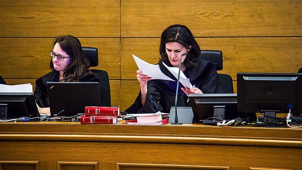 Richterin Ute Lambauer (rechts) entscheidet am Donnerstag über den weiteren Prozessverlauf