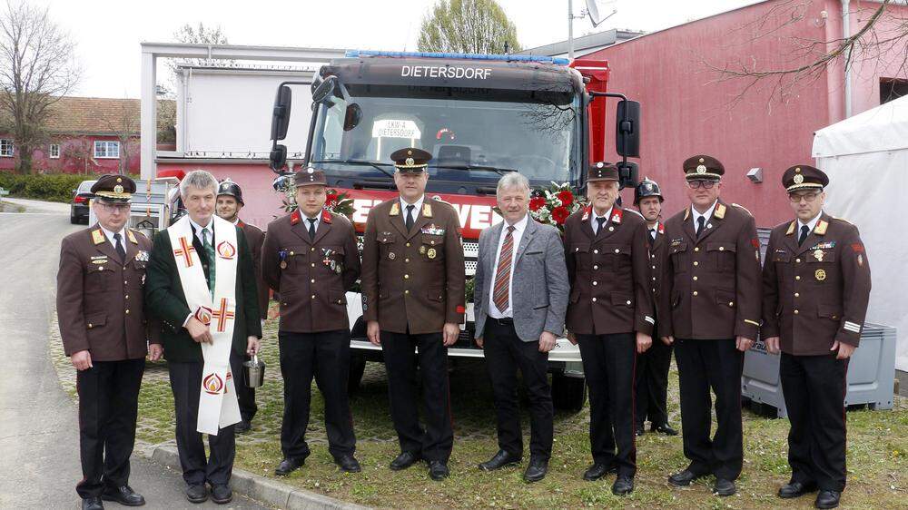 Neues Fahrzeug für den Katastrophenhilfedienst der Feuerwehr