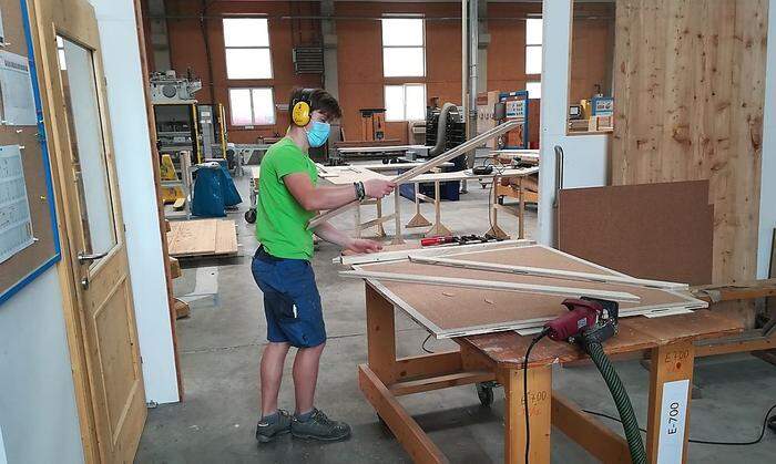 Stefan Gottsbacher absolviert bei der Admonter Holzindustrie eine Lehre als Holztechniker