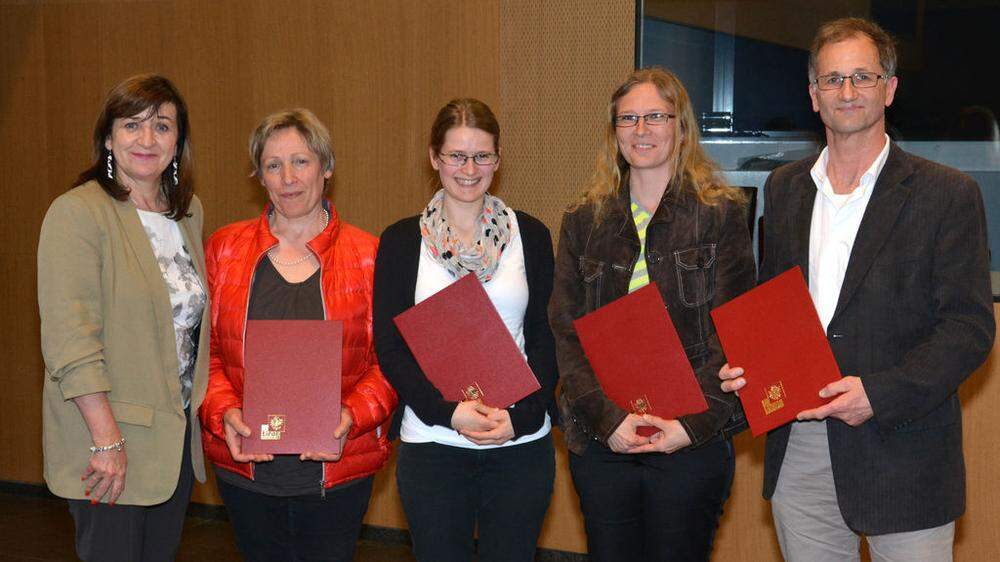 Kulturlandesrätin Beate Palfrader (links) dankte Bibliothekaren aus dem Bezirk Lienz