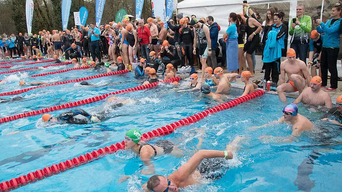 24 Stunden lang tummelten sich insgesamt 420 Schwimmer im Becken