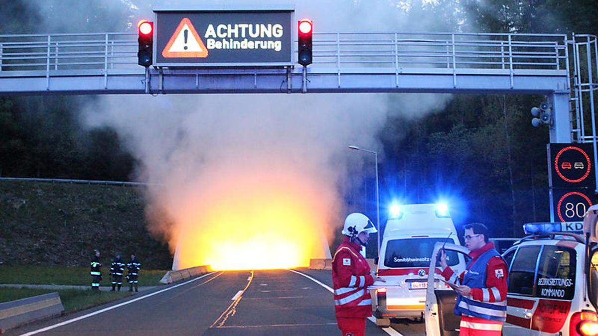 Um solche Szenarien zu verhindern, wird der Kalcherkogeltunnel aufgerüstet (Foto von einer Übung)