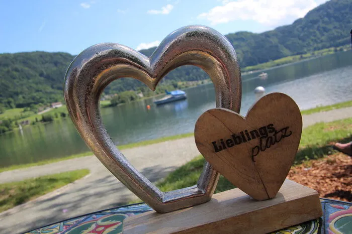 Im Kurpark in Bodensdorf am Ossiacher See "kann man die Seele baumeln lassen".  