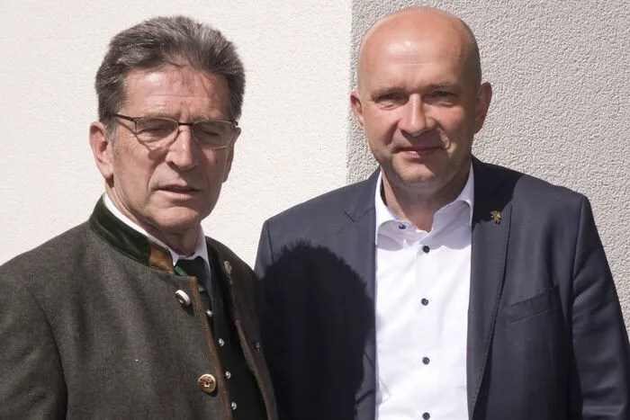 Bürgermeister Friedrich Fledl hieß alle Besucher und Ehrengäste, Freunde und Ärzte, herzlichwillkommen.