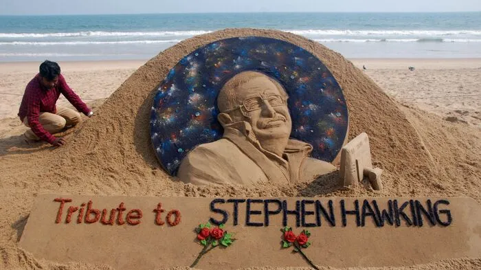 Die Welt nimmt Abschied von dem britischen Astrophysiker Stephen Hawking, der im Alter von 76 Jahren gestorben ist. Neben zahlreichen Trauerbekundungen aus dem Twitter-Universum würdigten Politiker, Popstars und die Welt der Wissenschaft den Physik-Star.
