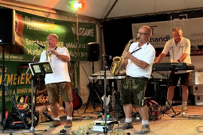 ... sorgten „Sepp und seine Musikanten“.