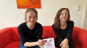 Christina Chromecki und Jeannine Pichler von der Frauen- und Mädchenberatung