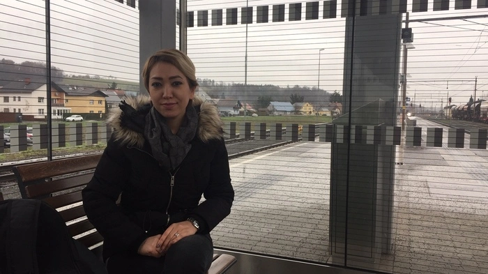 Laila Bakhshi: "Ich fahre zwei Mal in der Woche von Feldbach nach Jennersdorf. Es ist nicht das erste Mal, dass der Zug später kommt und ich warten muss."