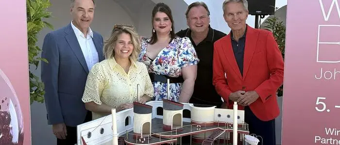 Anlässlich der diesjährigen Produktion von „Wiener Blut“ von Johann Strauss luden Generalintendant Alfons Haider und Landesrat Leonhard Schneemann zur Präsentation und exklusiven Einblicken in die Inszenierung