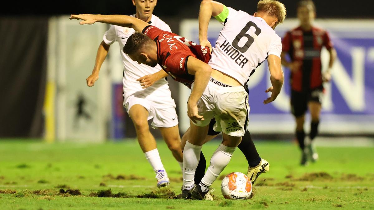 Der Rasen in Gleisdorf ist nicht bundesligatauglich