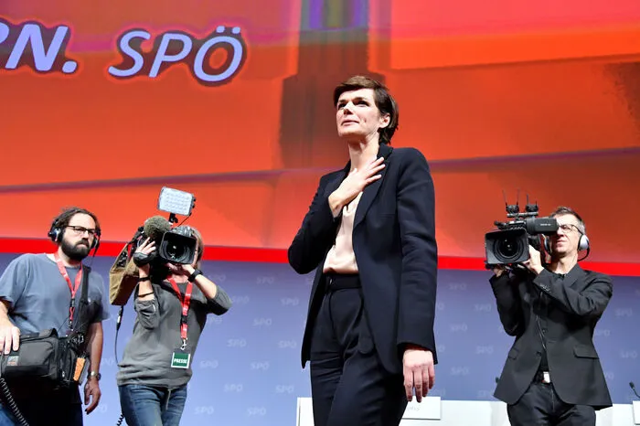 Die SPÖ kürt damit Rendi-Wagner am Samstag zur ersten Parteivorsitzenden ihrer Geschichte.