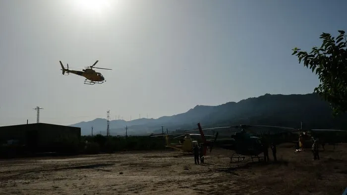 Der Operationsleiter der katalanischen Feuerwehr, Antoni Ramos, sagte am Freitag, die Aktionen der Nacht seien zwar erfolgreich gewesen und es gebe keine starken aktiven Feuerfronten mehr.